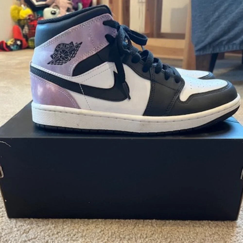 NIKE Air Jordan 1  Mid SE - Picture 3 of 5